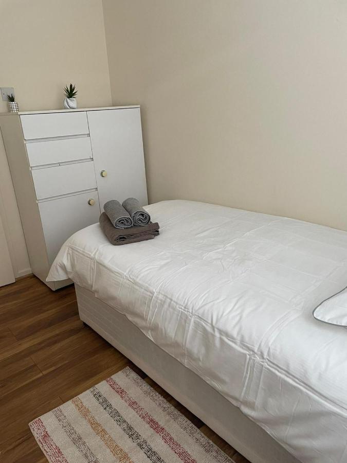 Single And Doubles Rooms Close To Central London Luaran gambar