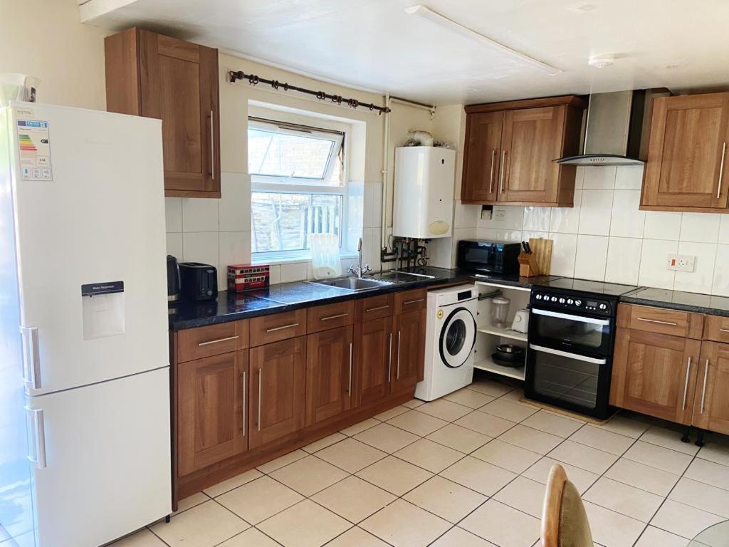 Single And Doubles Rooms Close To Central London Luaran gambar