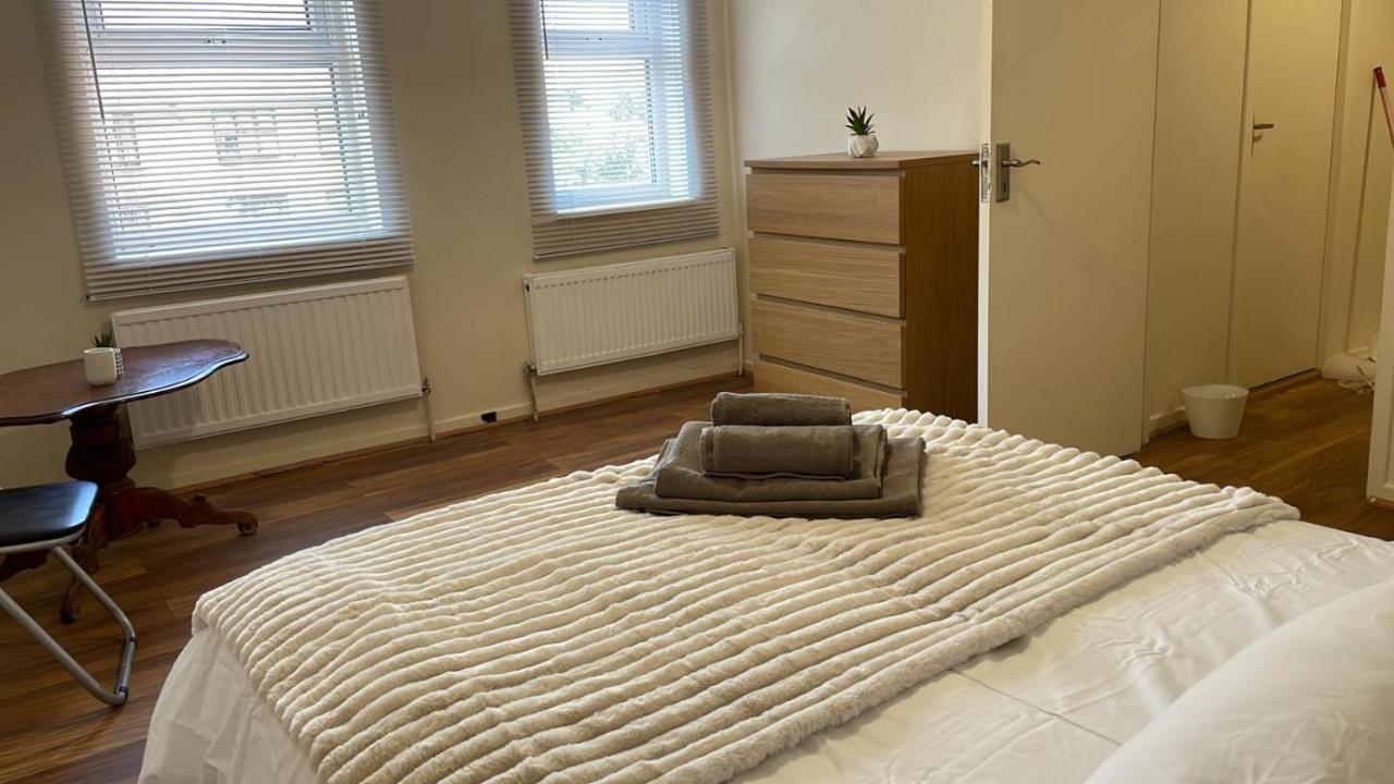 Single And Doubles Rooms Close To Central London Luaran gambar
