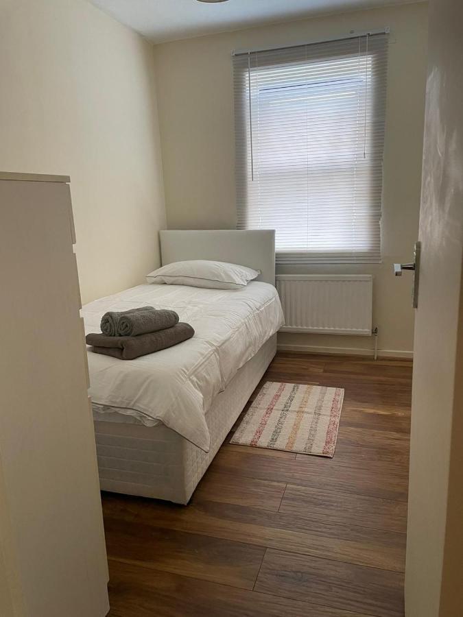 Single And Doubles Rooms Close To Central London Luaran gambar