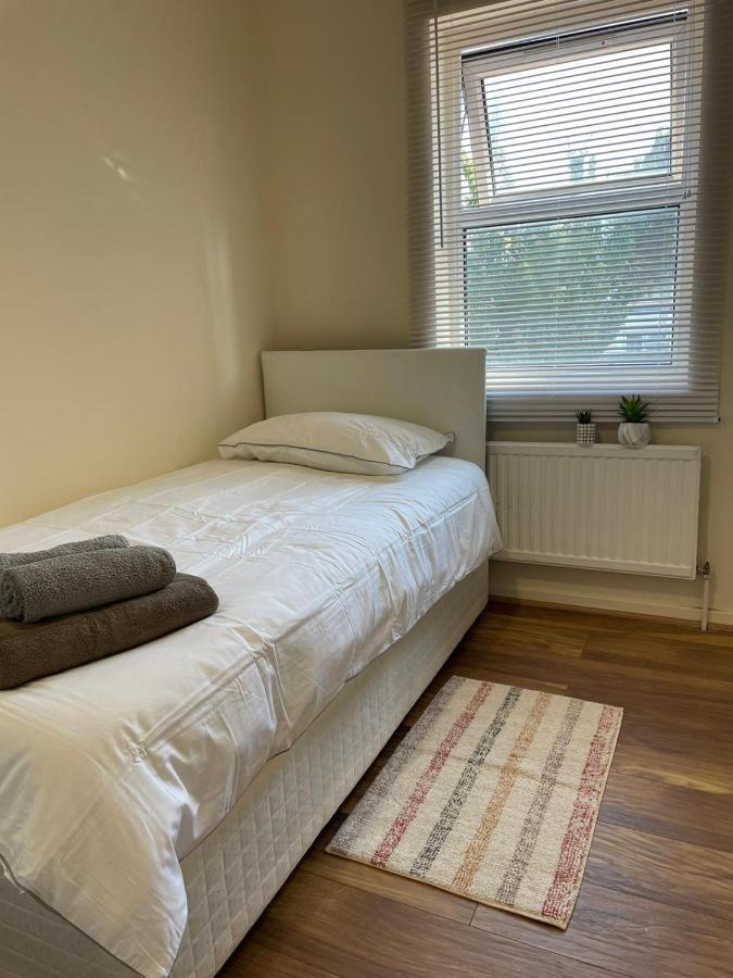 Single And Doubles Rooms Close To Central London Luaran gambar
