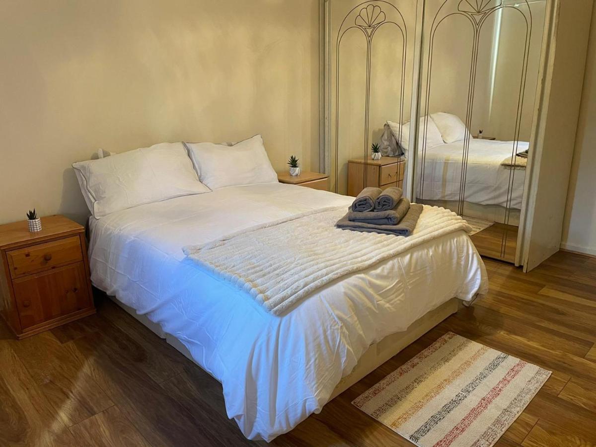 Single And Doubles Rooms Close To Central London Luaran gambar